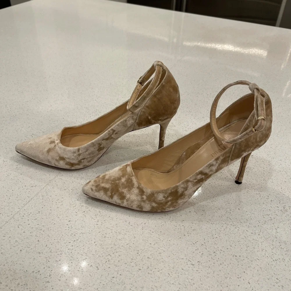 MARION PARKE Muse Pumps‎ Velvet Ankle Strap Pointed Toe Heels Size 40 Champagne